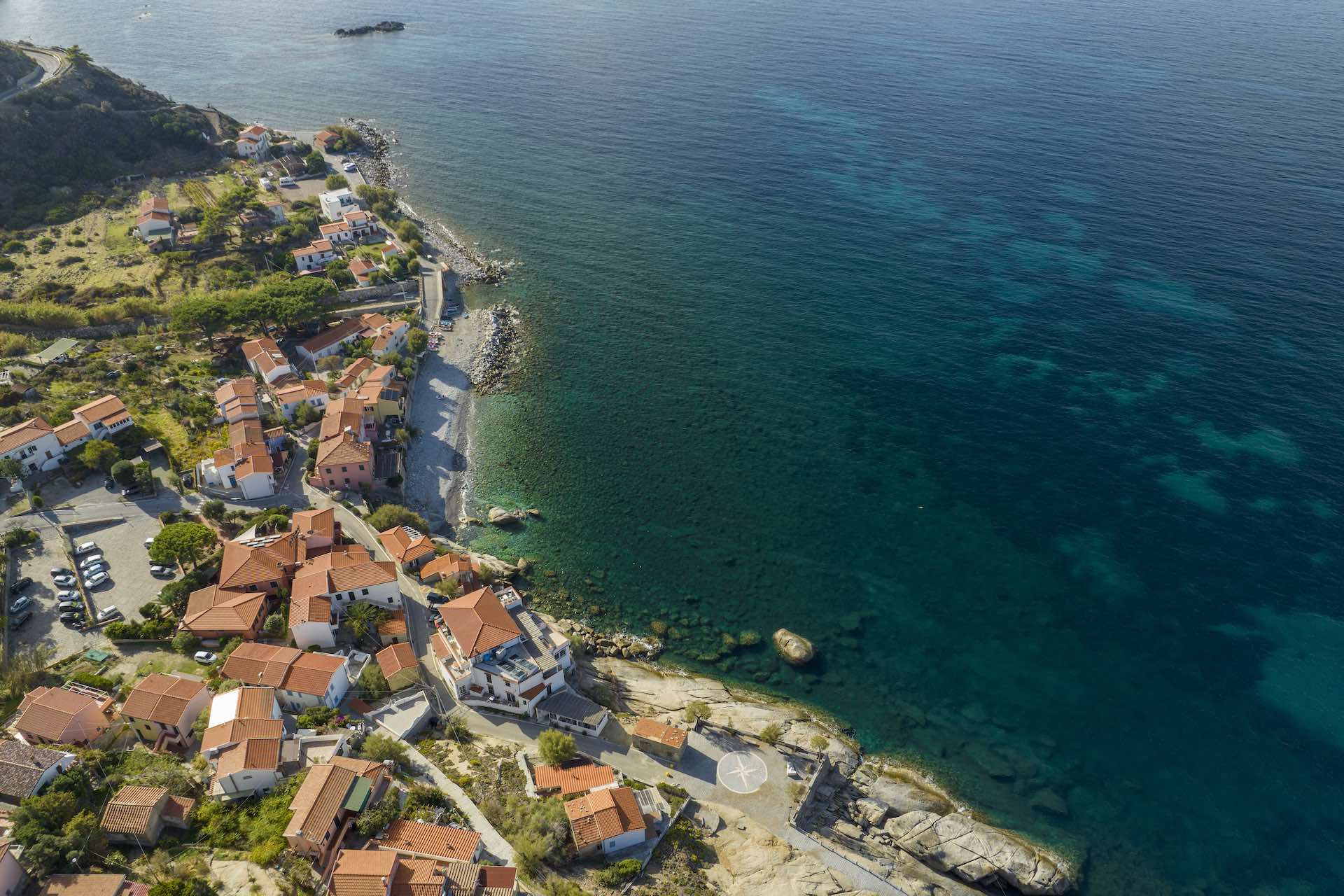 spiaggia-pomonte-drone_1_visitmarciana